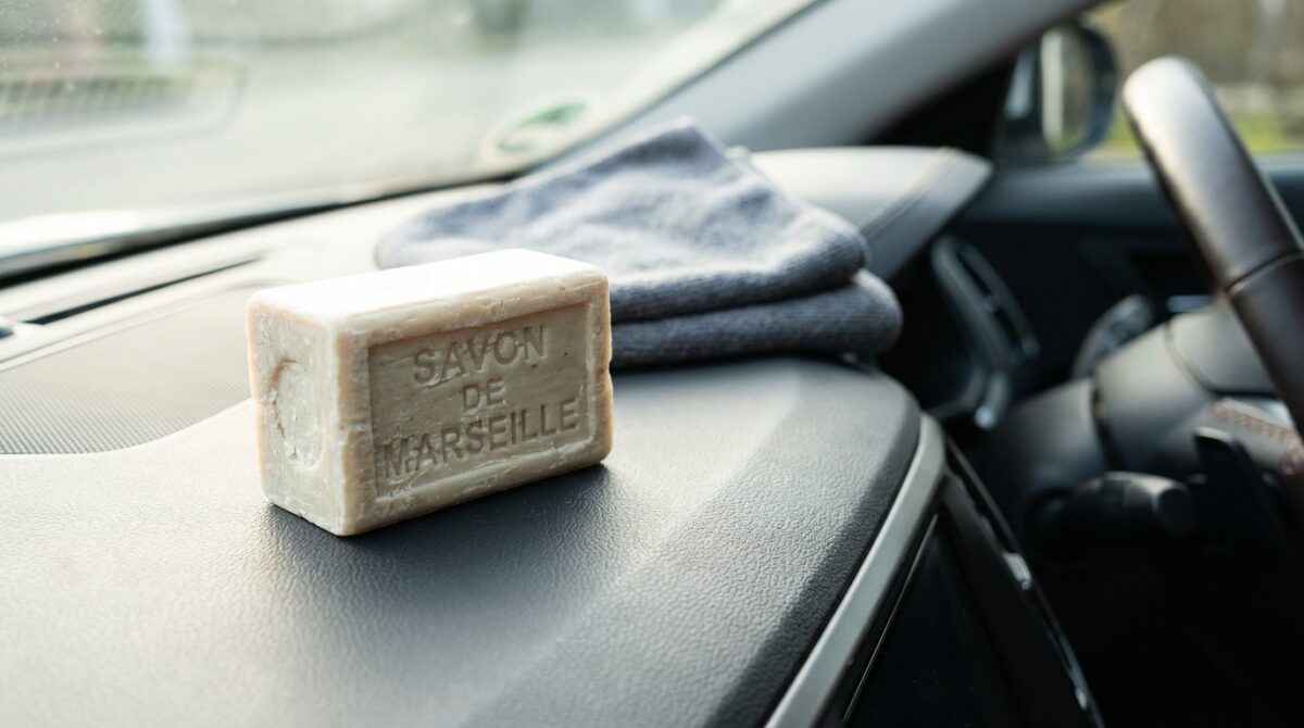 seife im auto? entdecken sie 5 clevere tricks, die kaum jemand kennt, um ihr fahrzeug sauber und frisch zu halten.